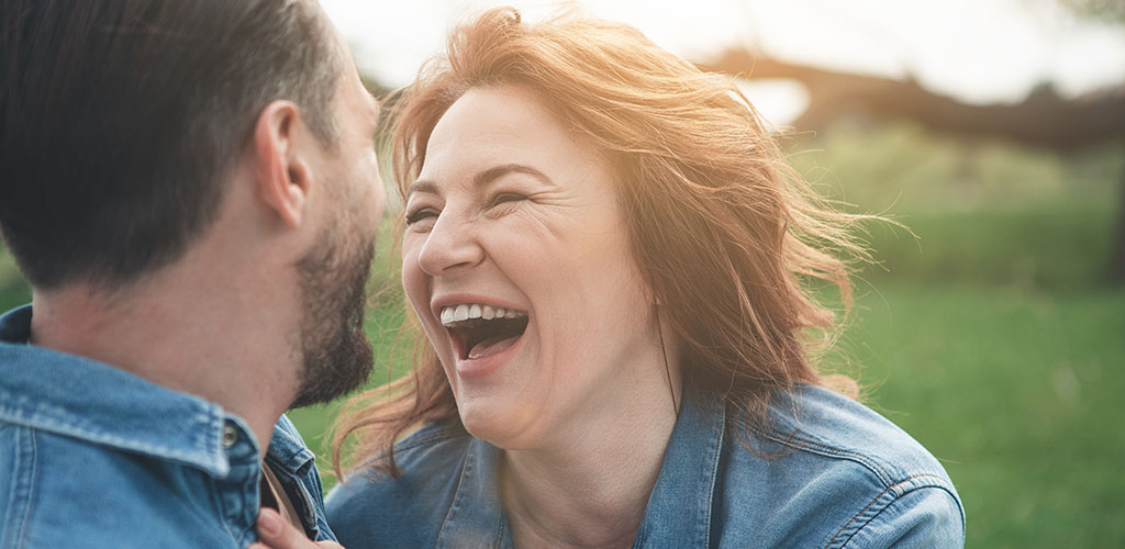 A happy couple on an exciting outdoor date