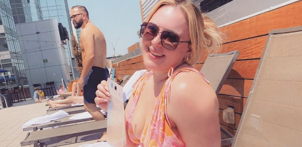 A young Mesa MILF enjoying a drink by the pool on the roof of Kimpton Hotel