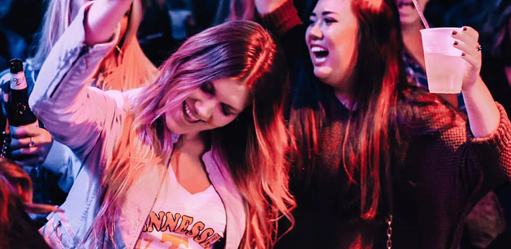 Women on the dance floor of Rippy's Bar and Grill 