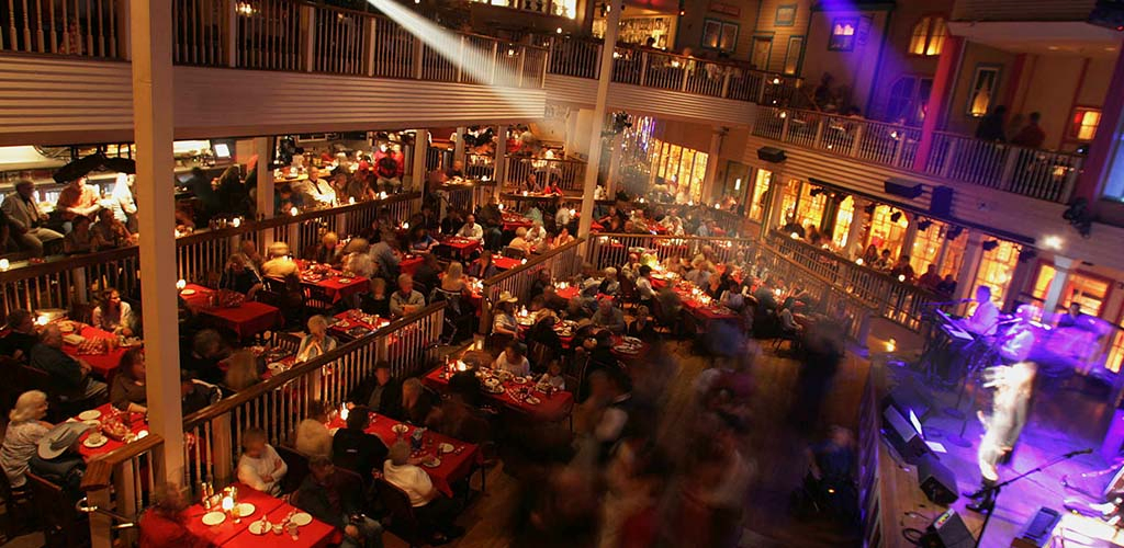 Lots of women in the audience at Buck Owens Crystal Palace