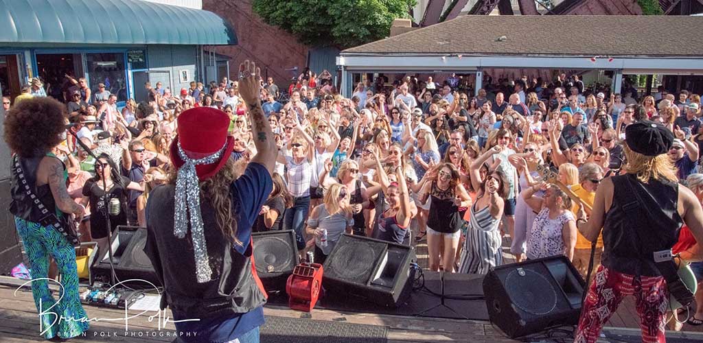 You'll find so many beautiful ladies in the audience during a live show at Shooters