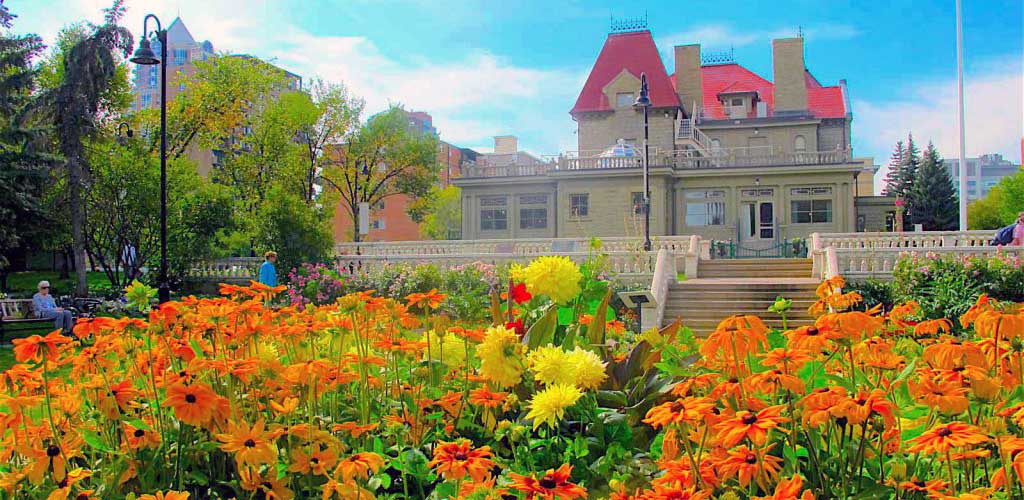 The beautiful flowers at Beaulieu Gardens Lougheed House