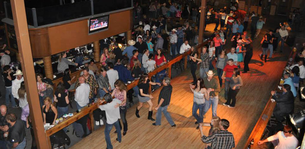 Cougars in Aurora dancing at Stampede