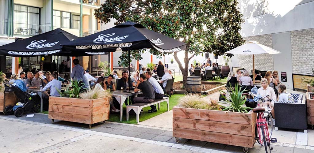 The outdoor area of Clarendon Hotel Bar