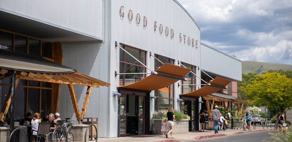 People in front of the Good Food Store