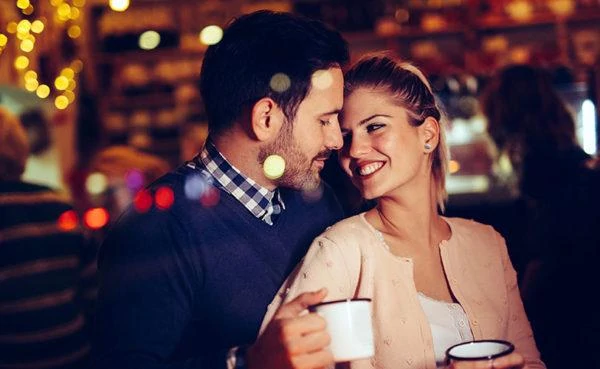 You've been on a first date but how much time between first and second dates is too much? We outline some ways to figure that out and how to smoothly slide into that second date.