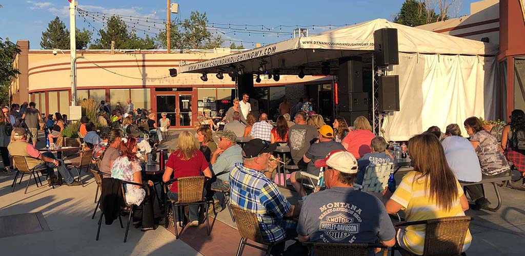 Lots of Wyoming MILFs having drinks at Yellowstone Garage