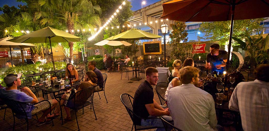 The Rusty Nail is the right kind of neighborhood bar where you can get laid in New Orleans