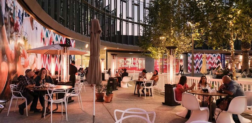 The outdoor dining area of Santana Row