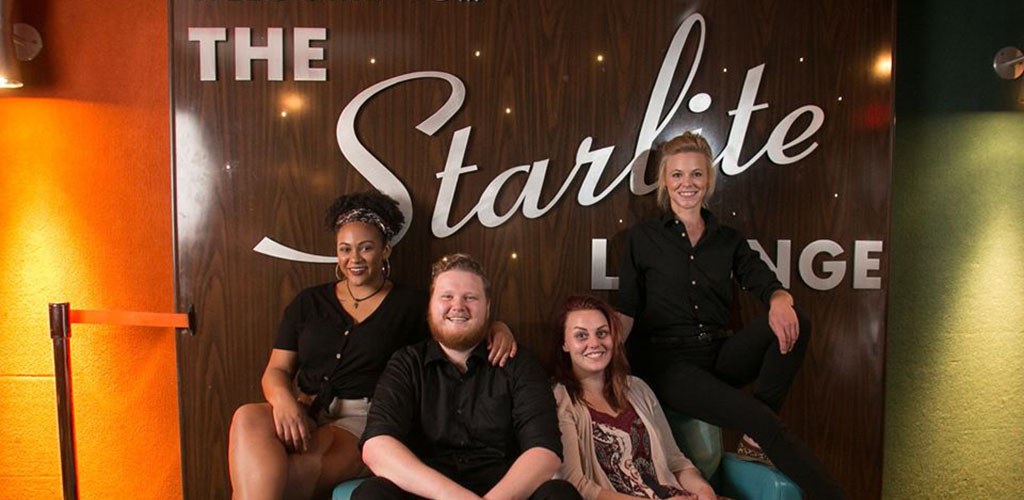 Go retro and find Lincoln hookups at the Starlight Lounge