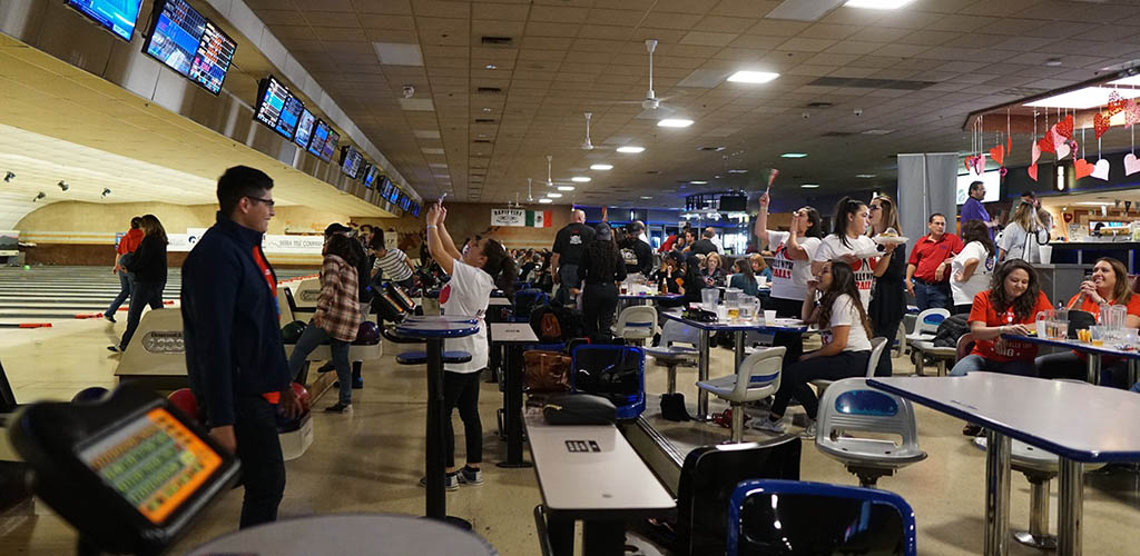 People bowling at Bowl El Paso