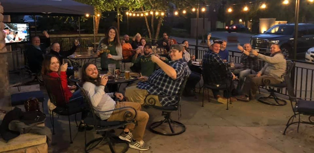 Friends in the outdoor area of Skyybox