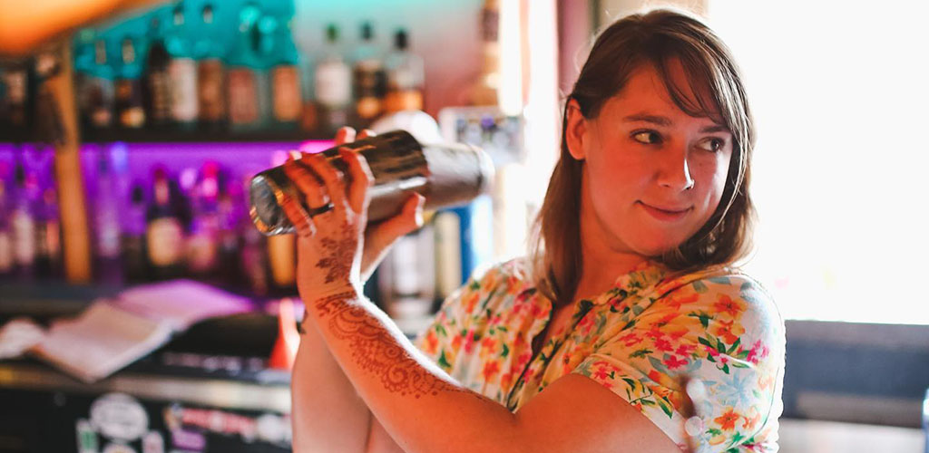 The curvy bartender at Saturn Room