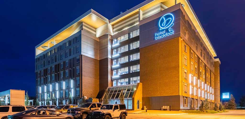 Exterior of Hotel Blackfoot at night