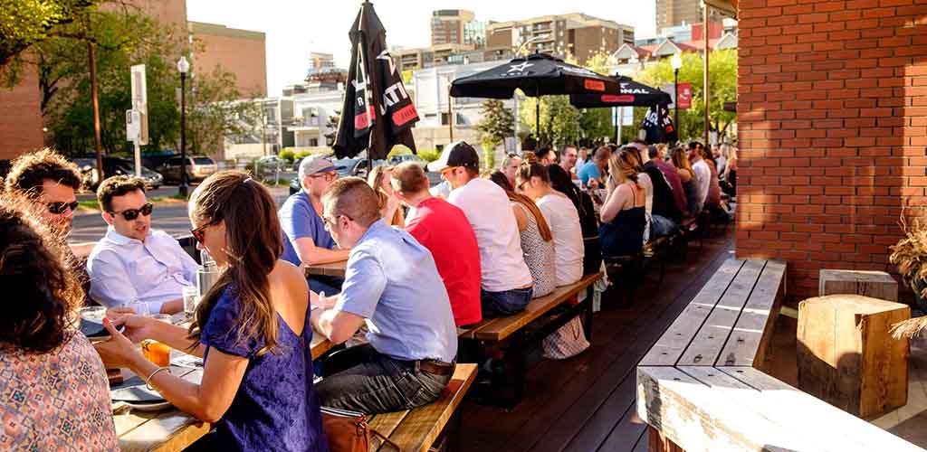 A sunny day at the National Beerhall