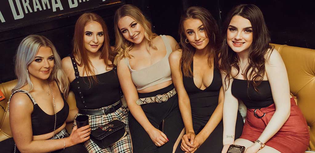 Sexy women looking for Edinburgh hookups at Why Not Nightclub