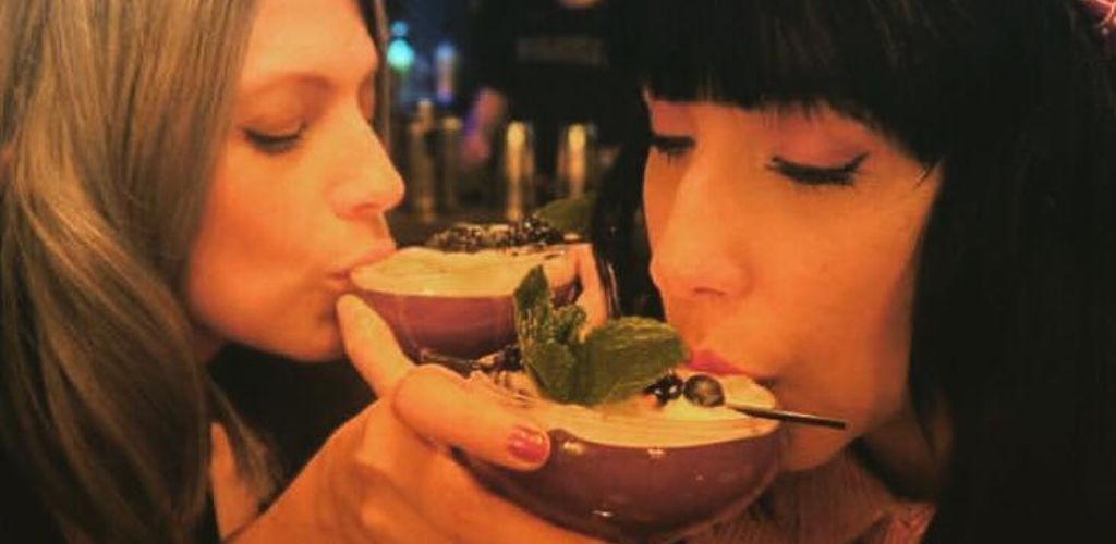 Cute Dublin singles sipping cocktails at Drop Dead Twice