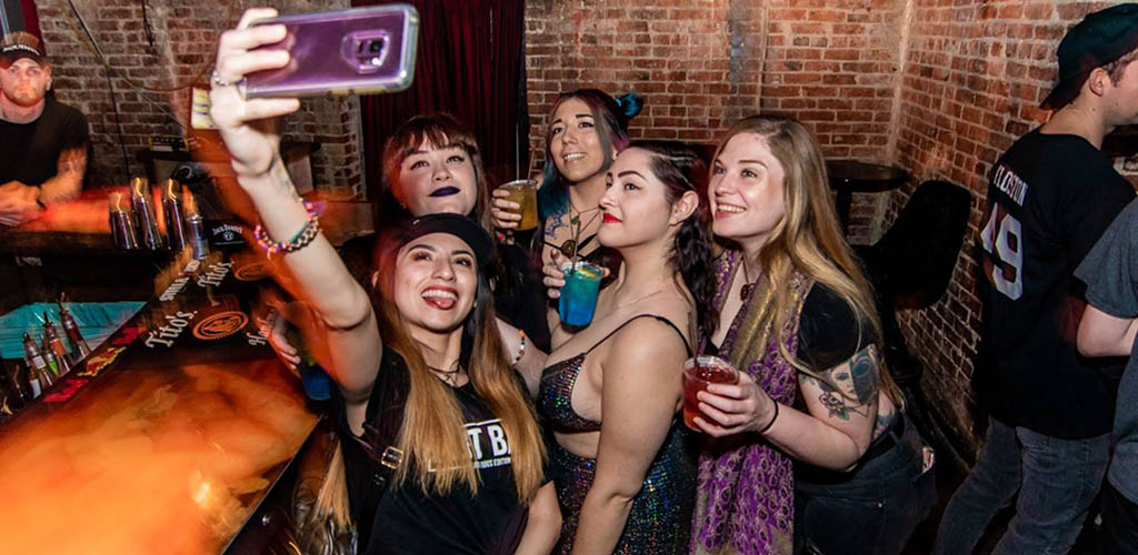 Have a wild night and meet Seattle casual encounters at The Underground