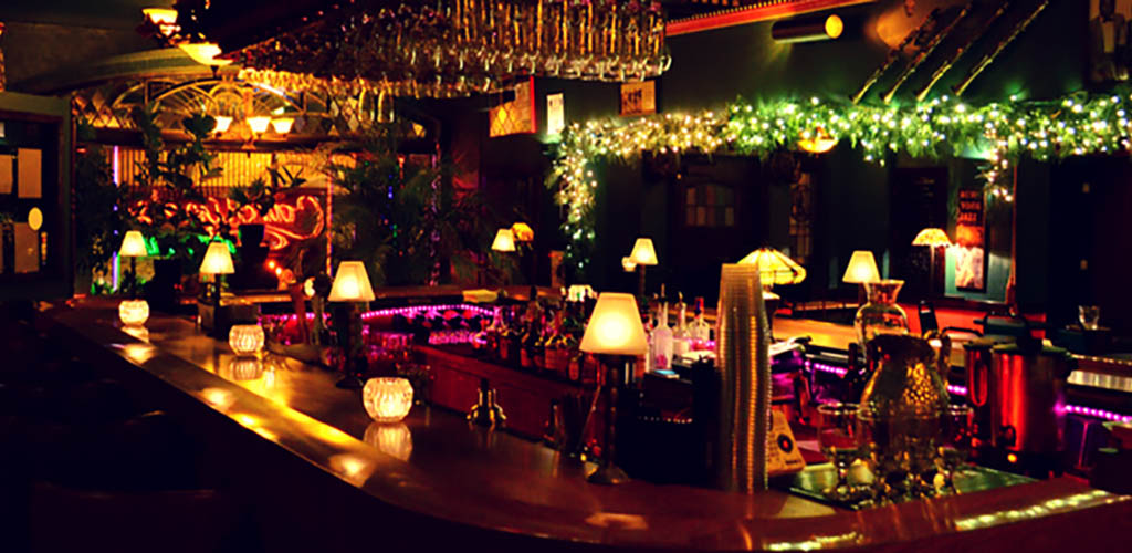 Caroline’s is an intimate spot for enjoying jazz and finding casual encounters in Milwaukee