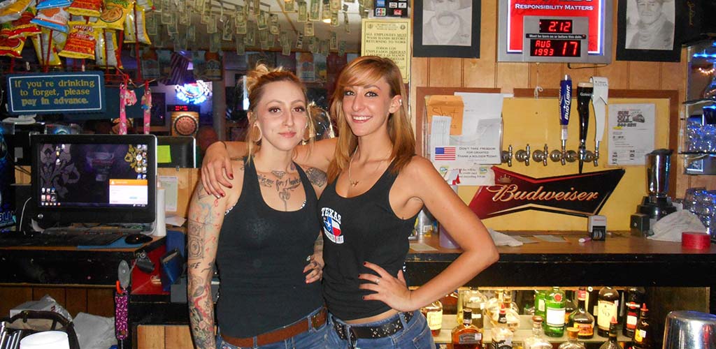 Texas Stagecoach Saloon is an incredibly fun place to meet lots of El Paso single women