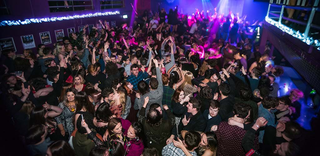 Stoke-on-Trent single women dancing to music The Sugarmill