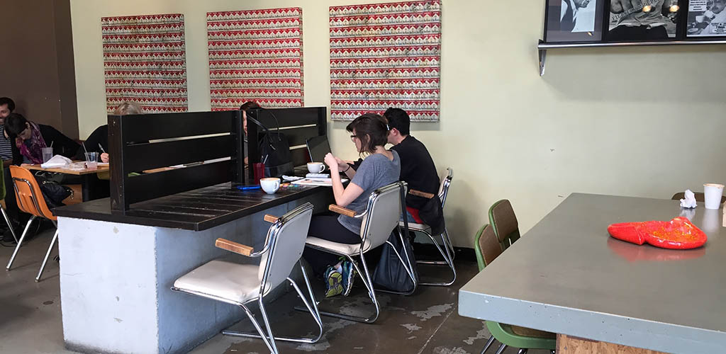 Students reviewing in Tupelo Coffee House