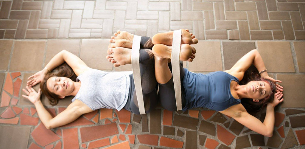 Girls in a yoga class at Forma Gym