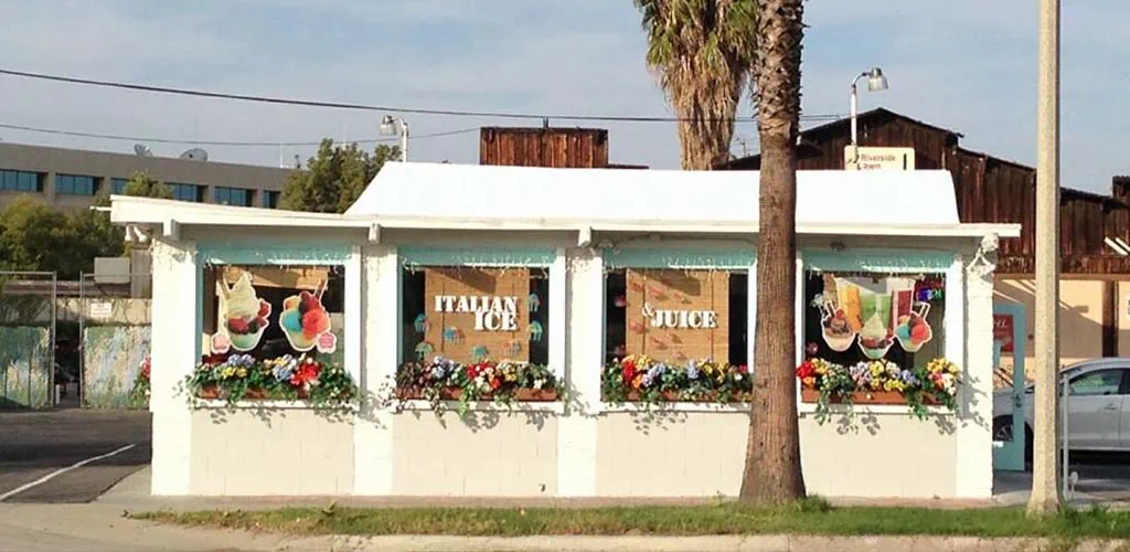 Exterior of Toi Moi Italian Ice Shop