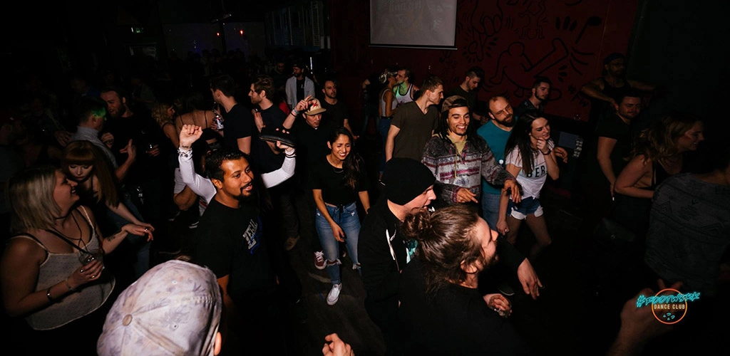 The dark and crowded dancefloor of FOOTW3RK Dance Club