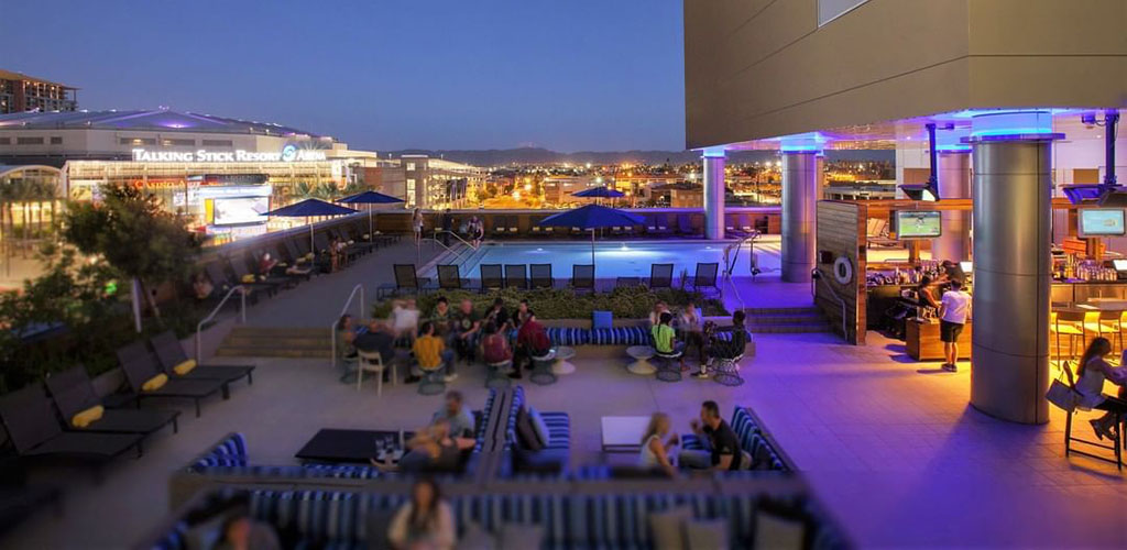 The Lustre Rooftop Bar in the early evening