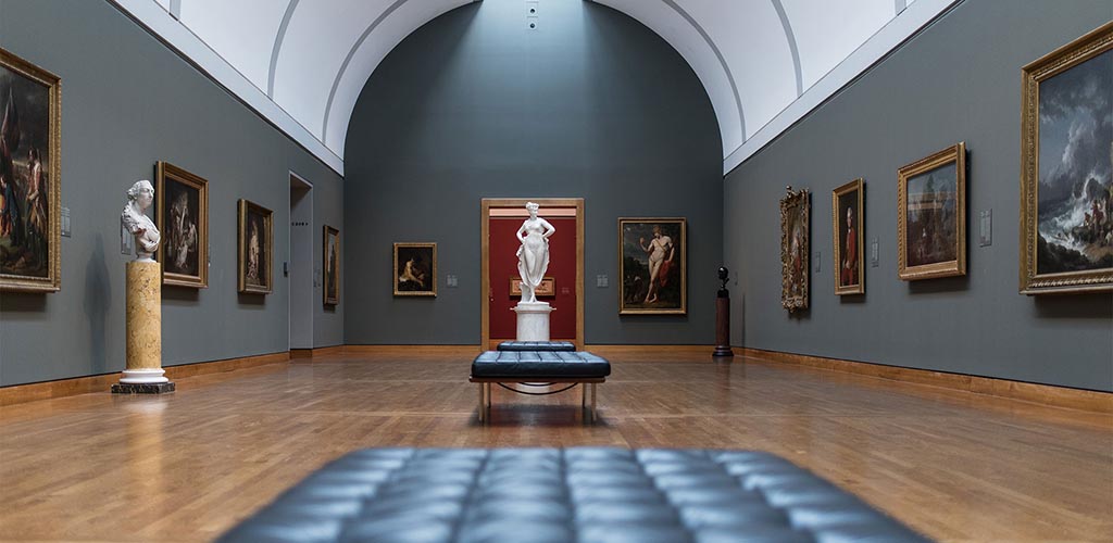 A classical art hall at the National Gallery of Canada