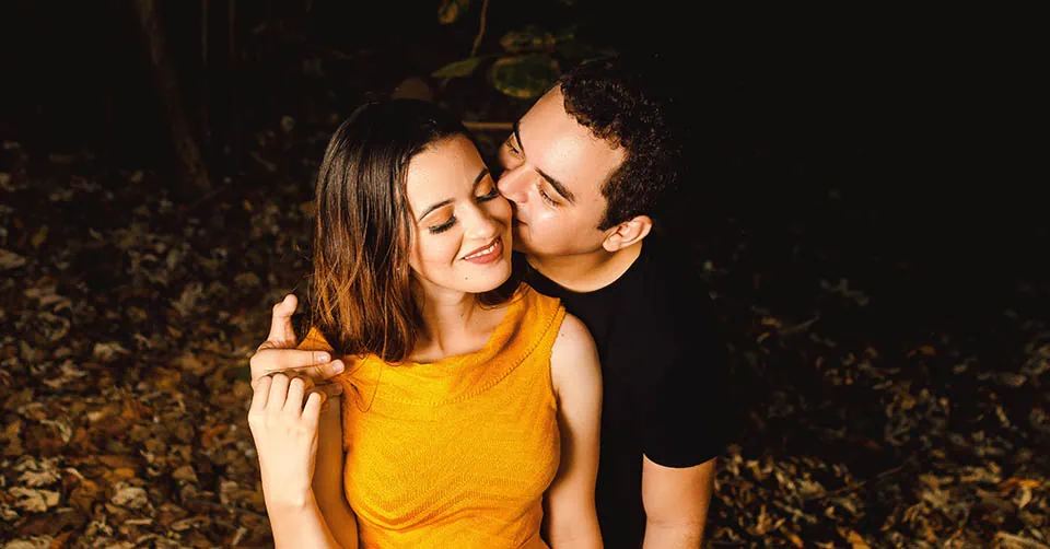 A couple that met through a hookup app