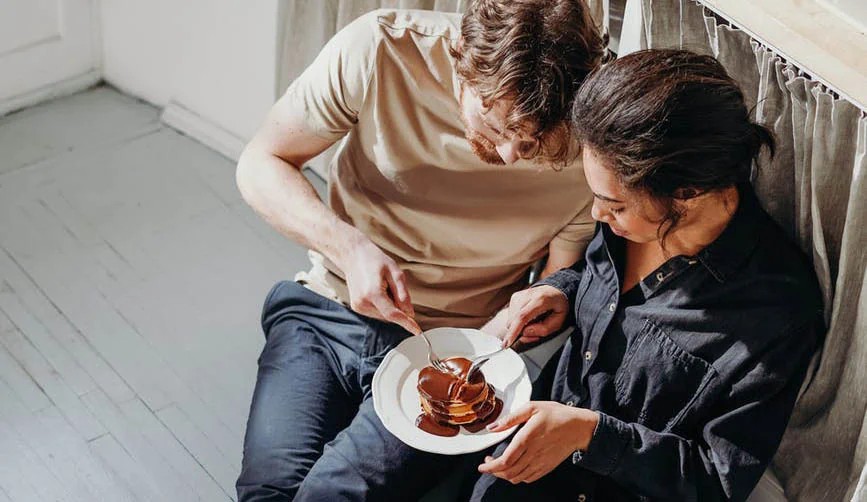 A breakfast date in the kitchen