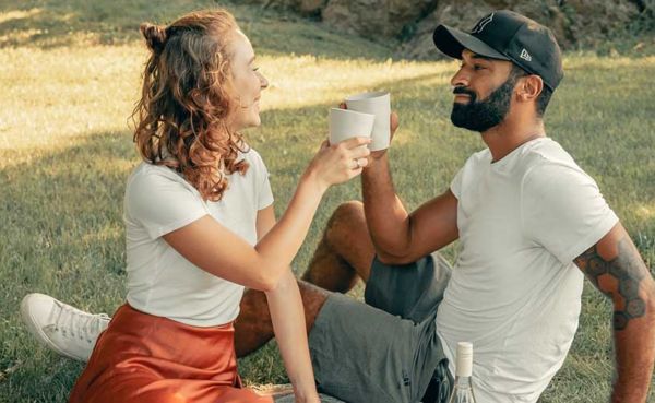 Not sure what to do with your girlfriend? Go on a picnic!