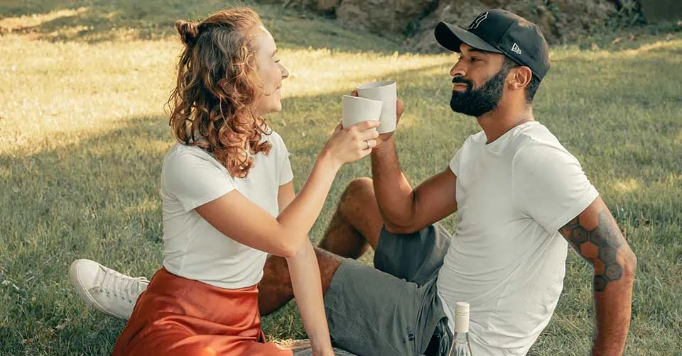 Not sure what to do with your girlfriend? Go on a picnic!