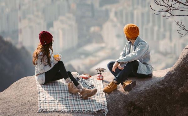 Going on a picnic with a view is one of the best sober date ideas