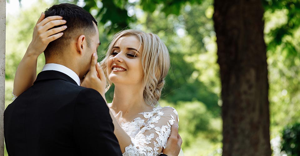 Couple married in a park