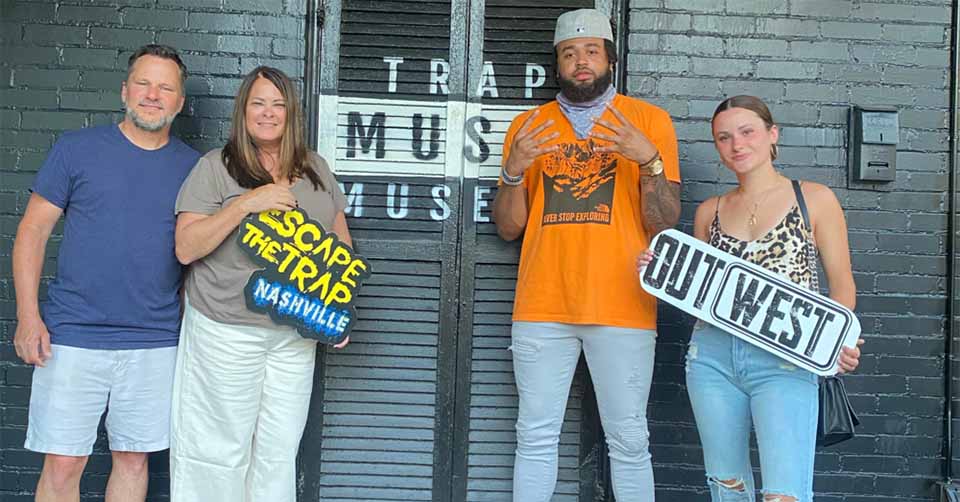 Couples at Escape the Trap Nashville