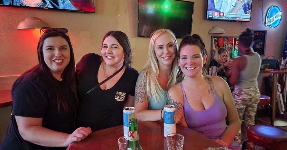 Single women at September's Bar Mesa